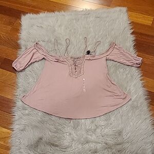 NWT Bke‎ boutique womens dusty pink off the shoulder flowy shirt